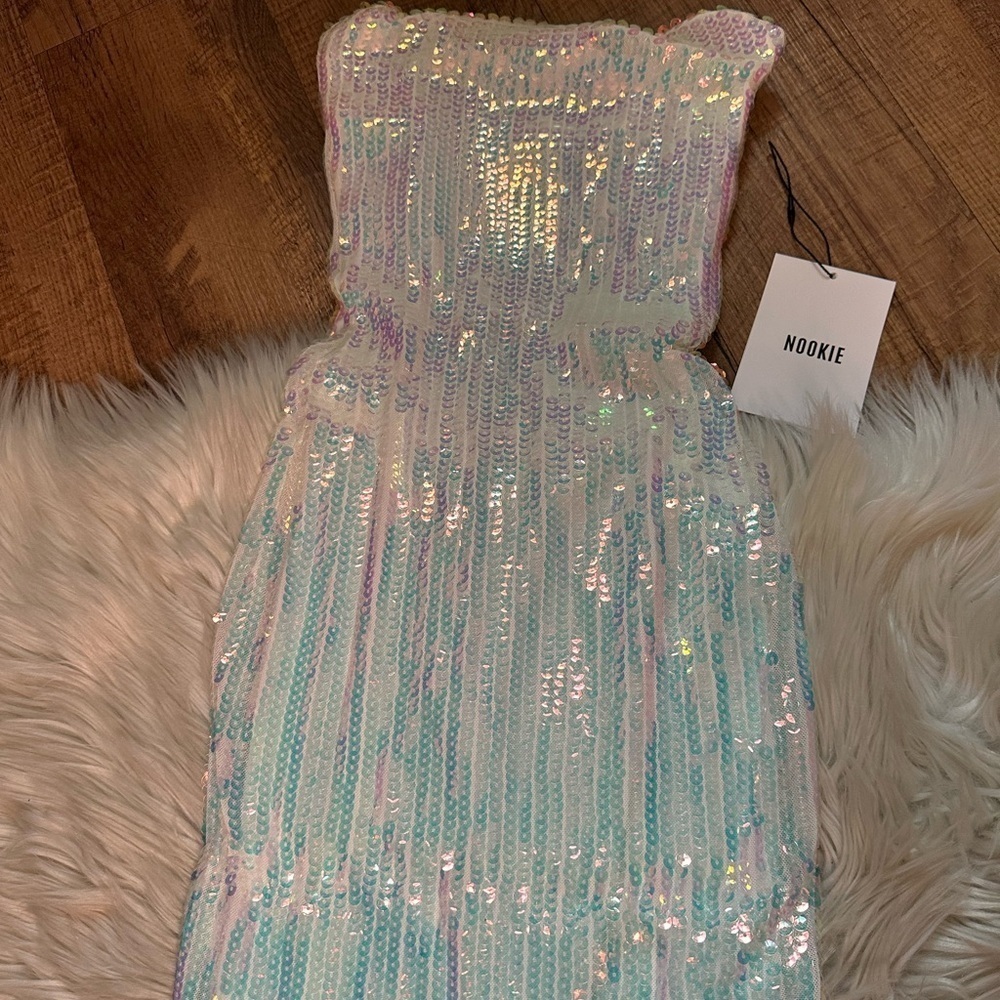 NOOKIE Mira Midi Dress In Iridescent Sequins - Picture 6 of 8